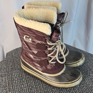 Sorel women's size 6 1964 Pac Purple & White Plaid Sherpa Pile Duck boots